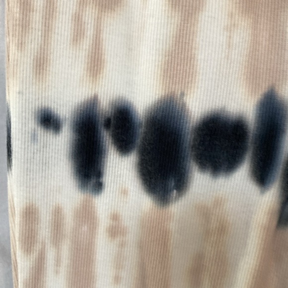 🎉 3 For $20 GB Girls High Waisted Knit Tie Dye Flare Pants Size 6 Stretch NWOT - Picture 3 of 7